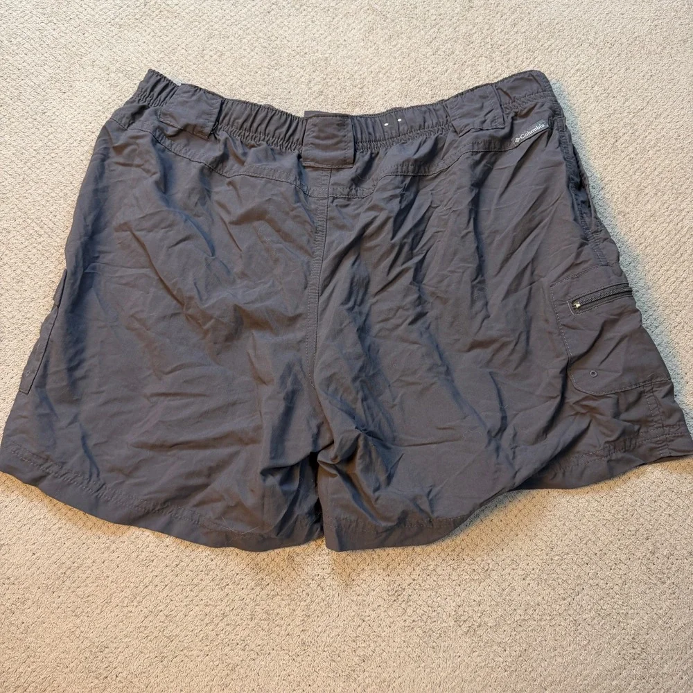 Vintage 2000s Columbia Sportswear Cargo Shorts Grey Mens Large 6 Inch Inseam